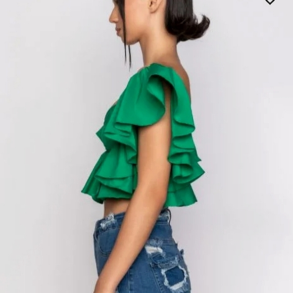 Ruffled Cropped Blouse - Picture 4 of 9